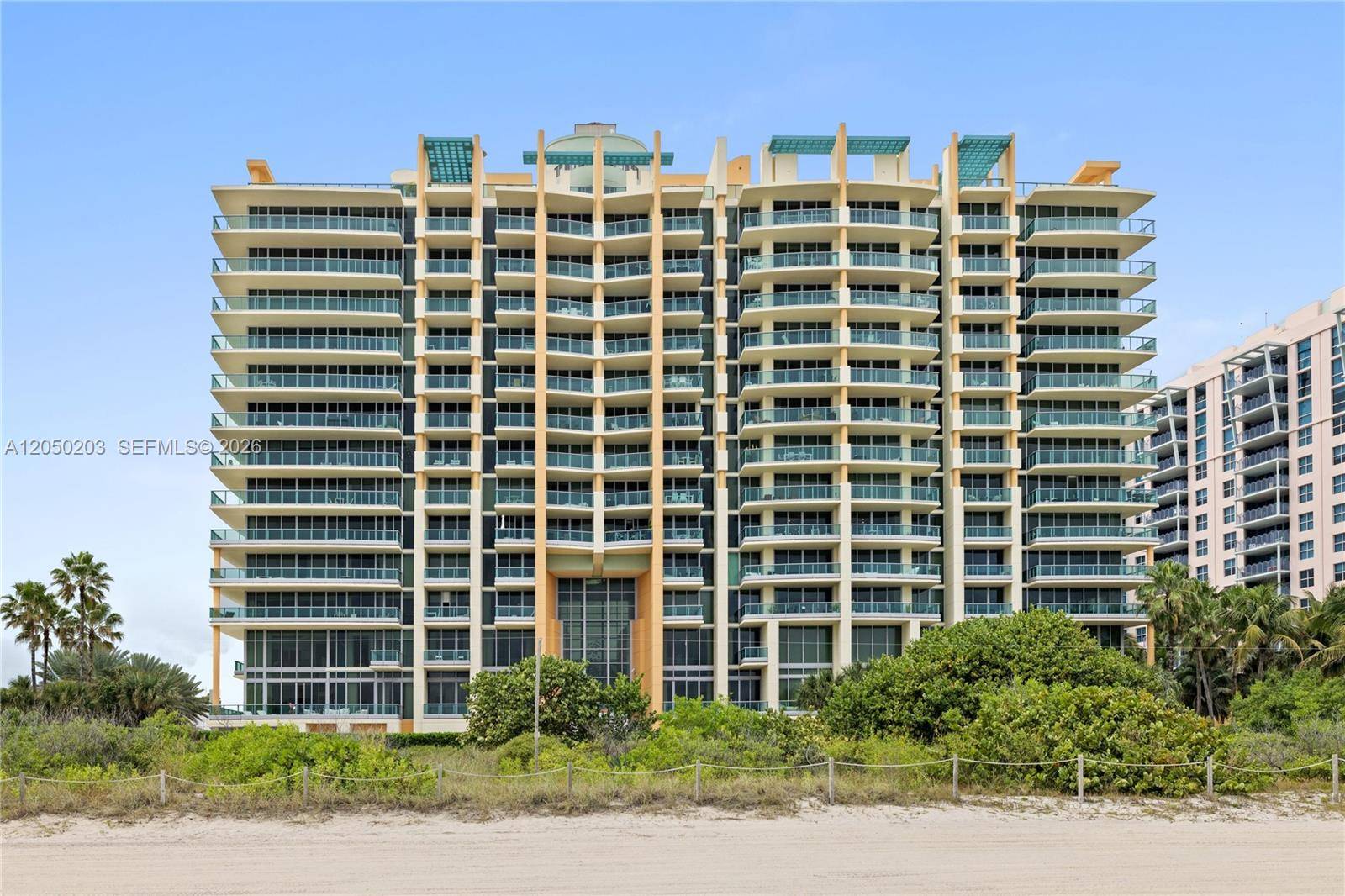 1455 Ocean DrMiami Beach - IL VILLAGGIO ON SOUTH BEA condo unit 1009 - picture