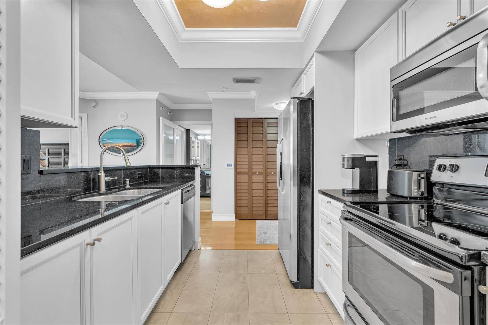 99 SE MiznerBoca Raton - PALMETTO PLACE CONDO condo unit 637 - picture
