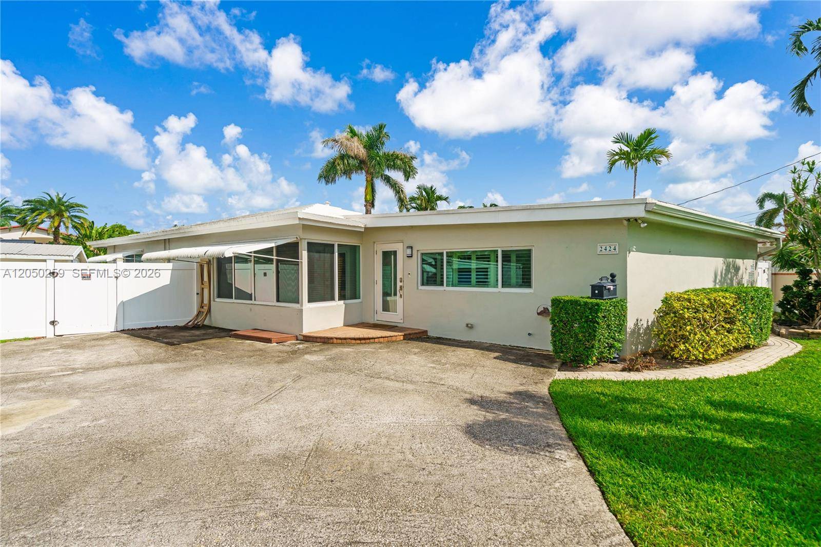 2424 NE 18th AveWilton Manors - picture