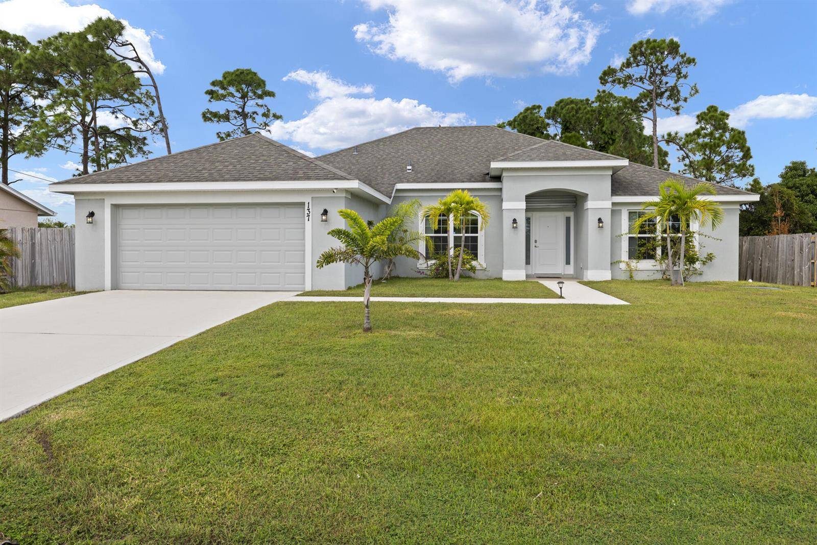 137 SW PiscesPort St. Lucie - picture
