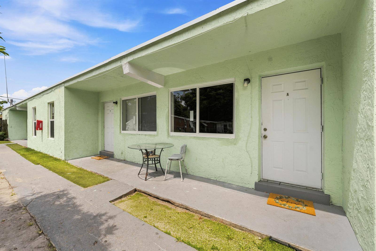 166 SW 3rdDeerfield Beach - CARVER HEIGHTS condo unit A-d - picture