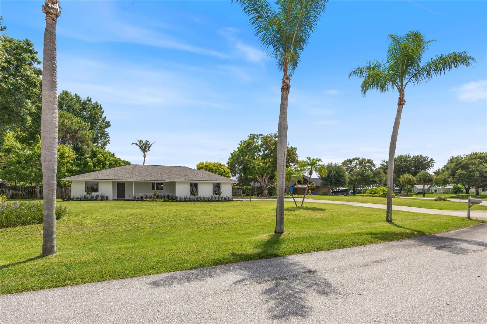 621 NE TownJensen Beach - picture