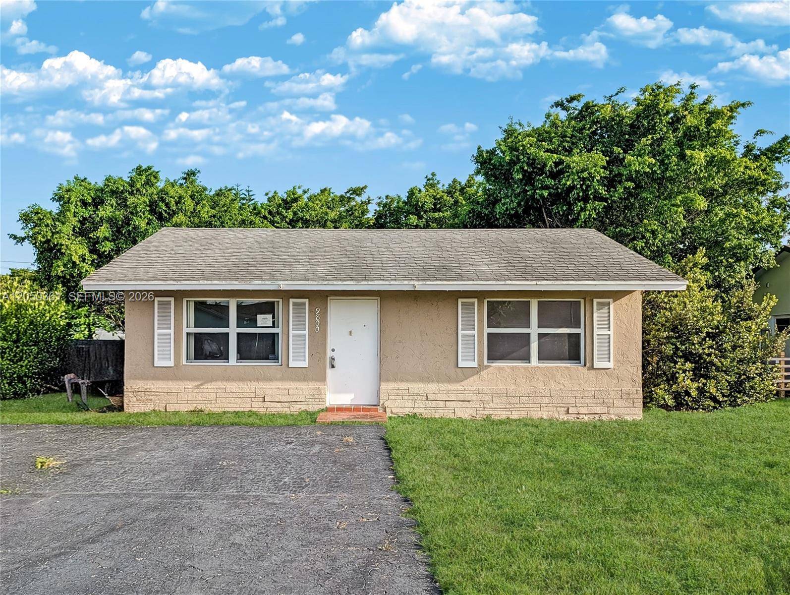 9800 NW 70th CtTamarac - picture