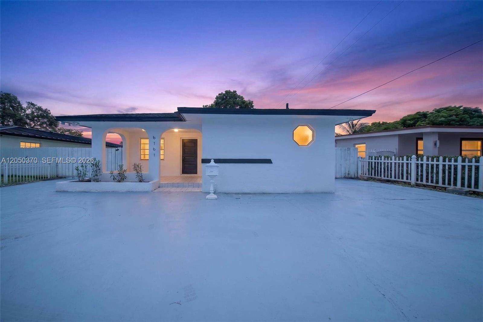 6161 E 4th AveHialeah - picture