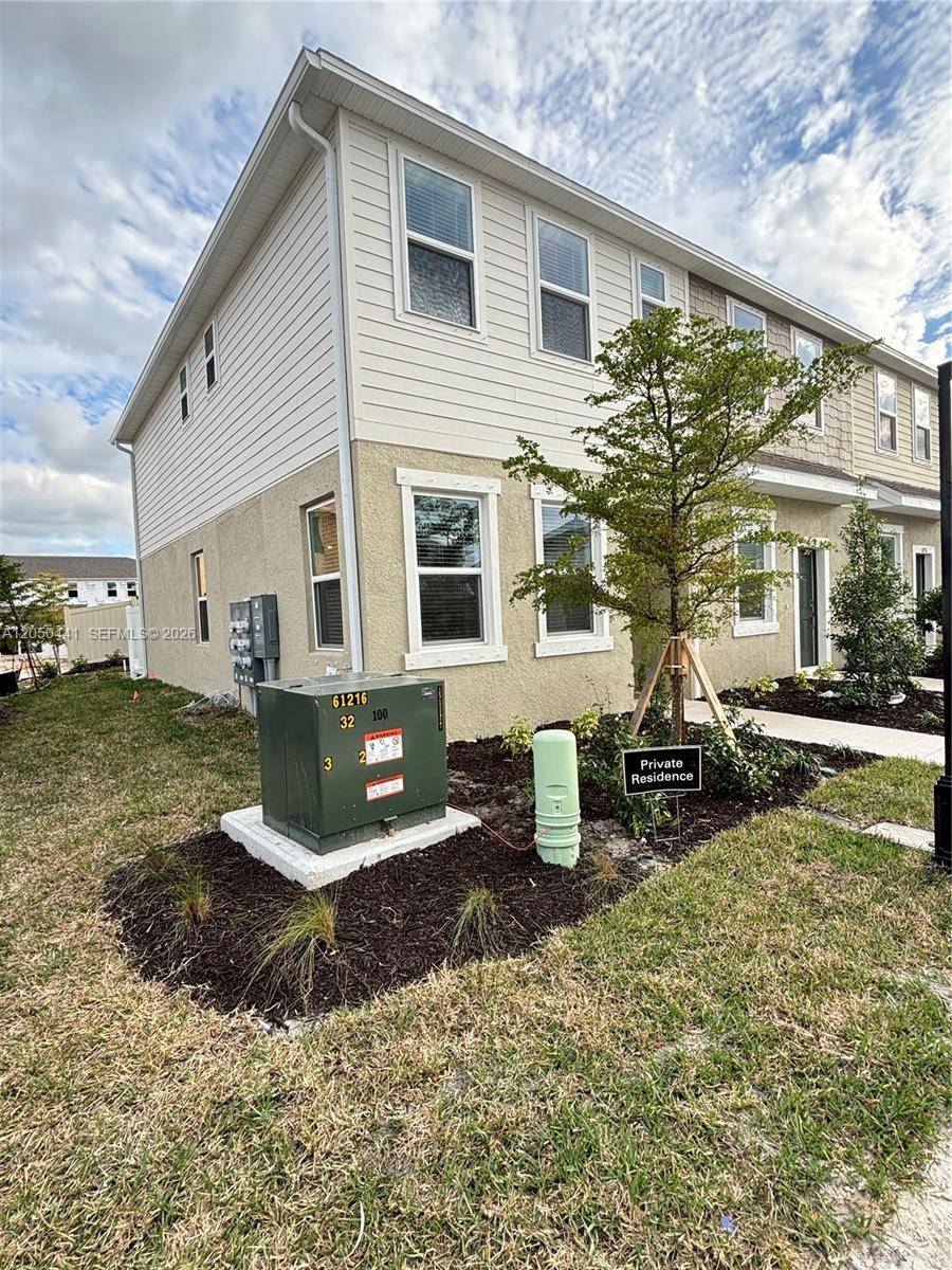 8768 daybreak stSarasota - picture