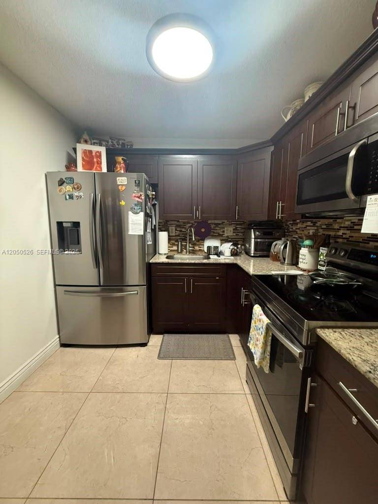 9405 W Flagler StMiami - Condo 1-4 Stories,Condo condo unit 212D - picture