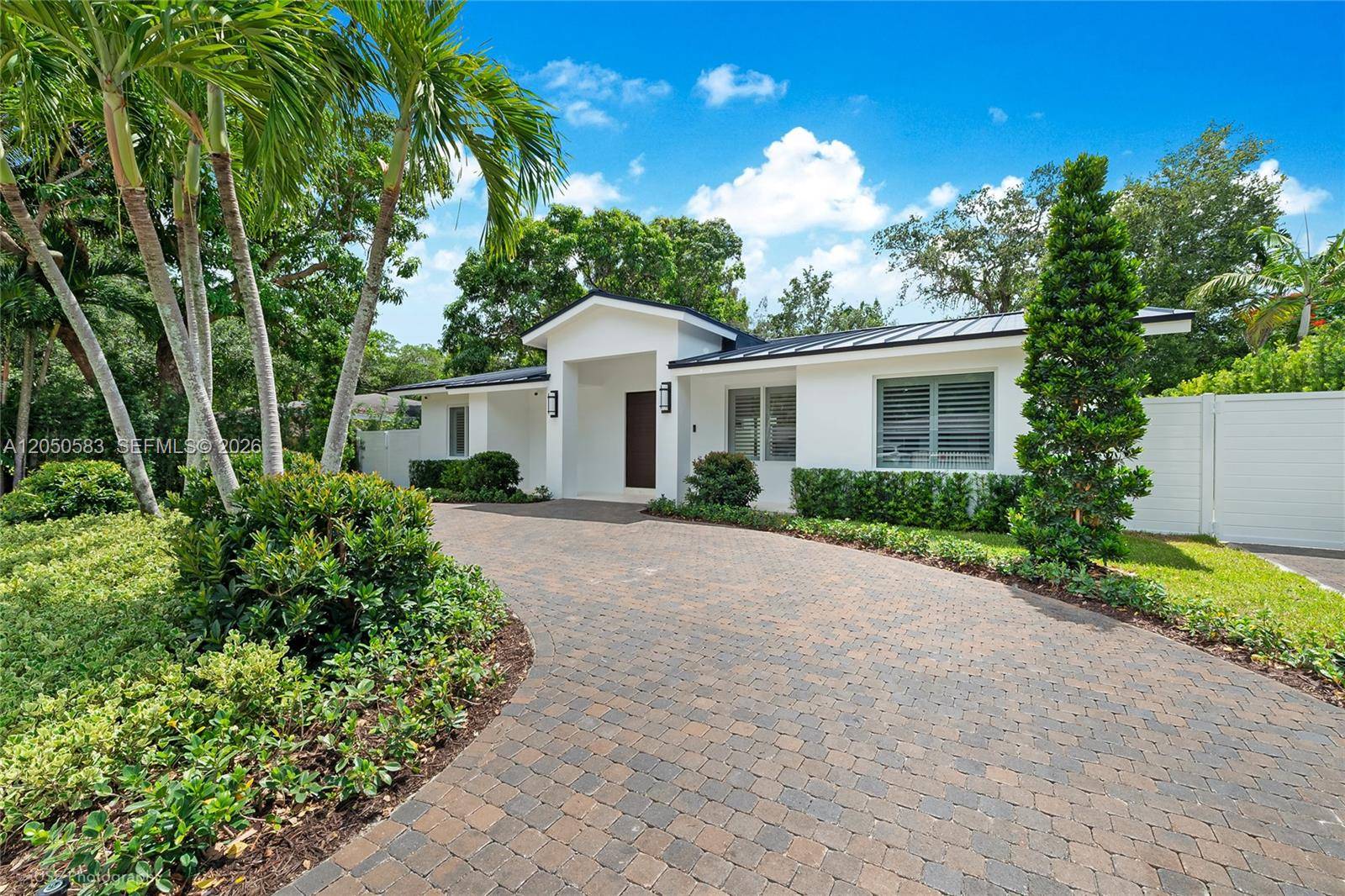 7107 SW 63rd AveSouth Miami - picture