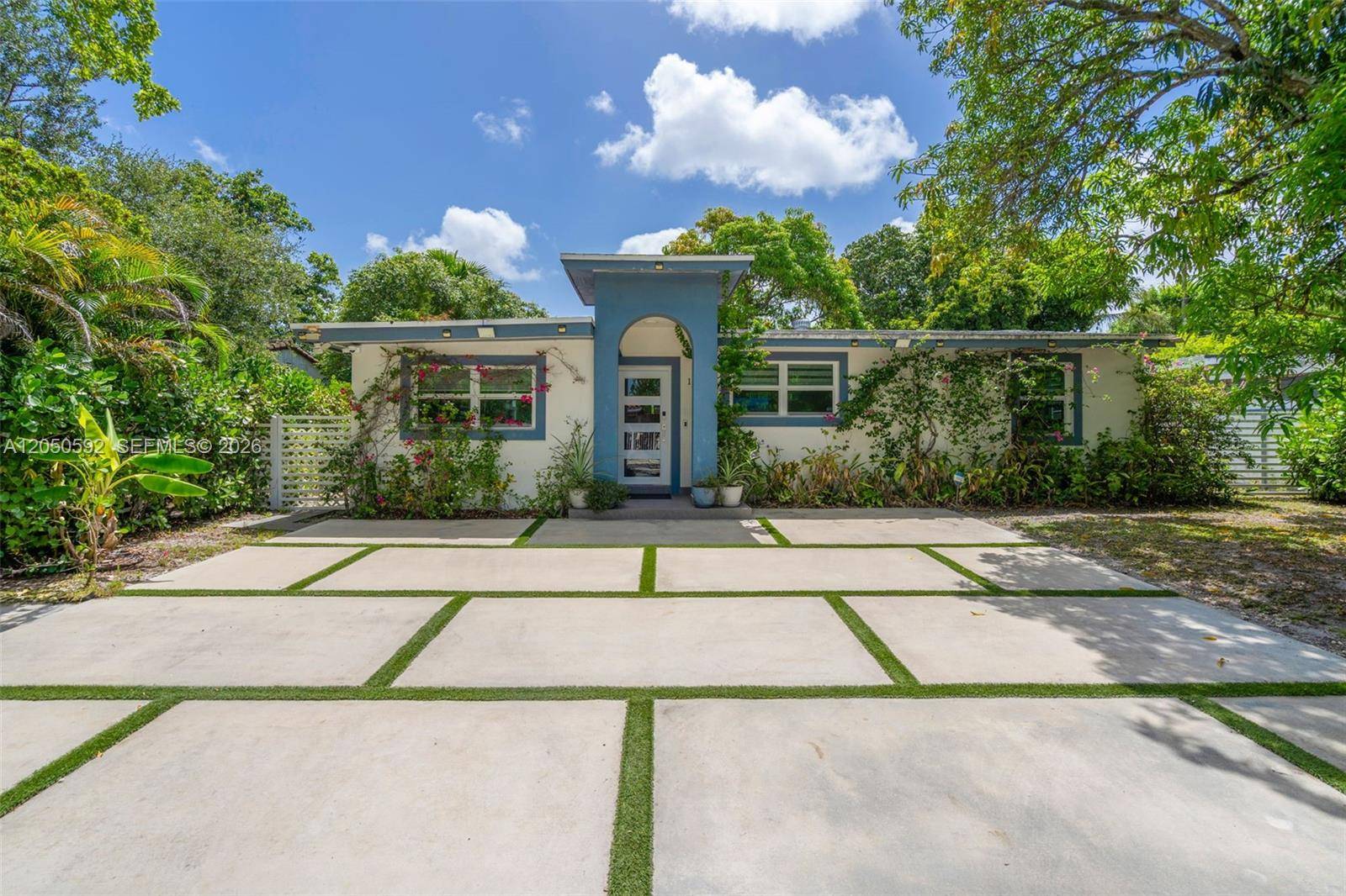 12685 NW Miami CtNorth Miami - picture