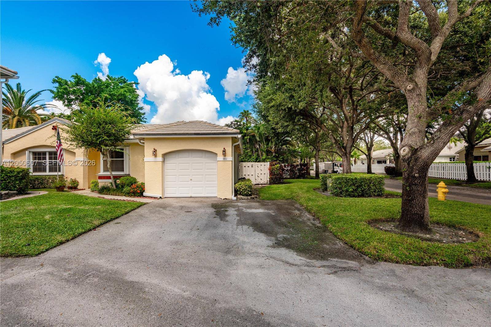 9852 NW 9th CtPlantation - picture