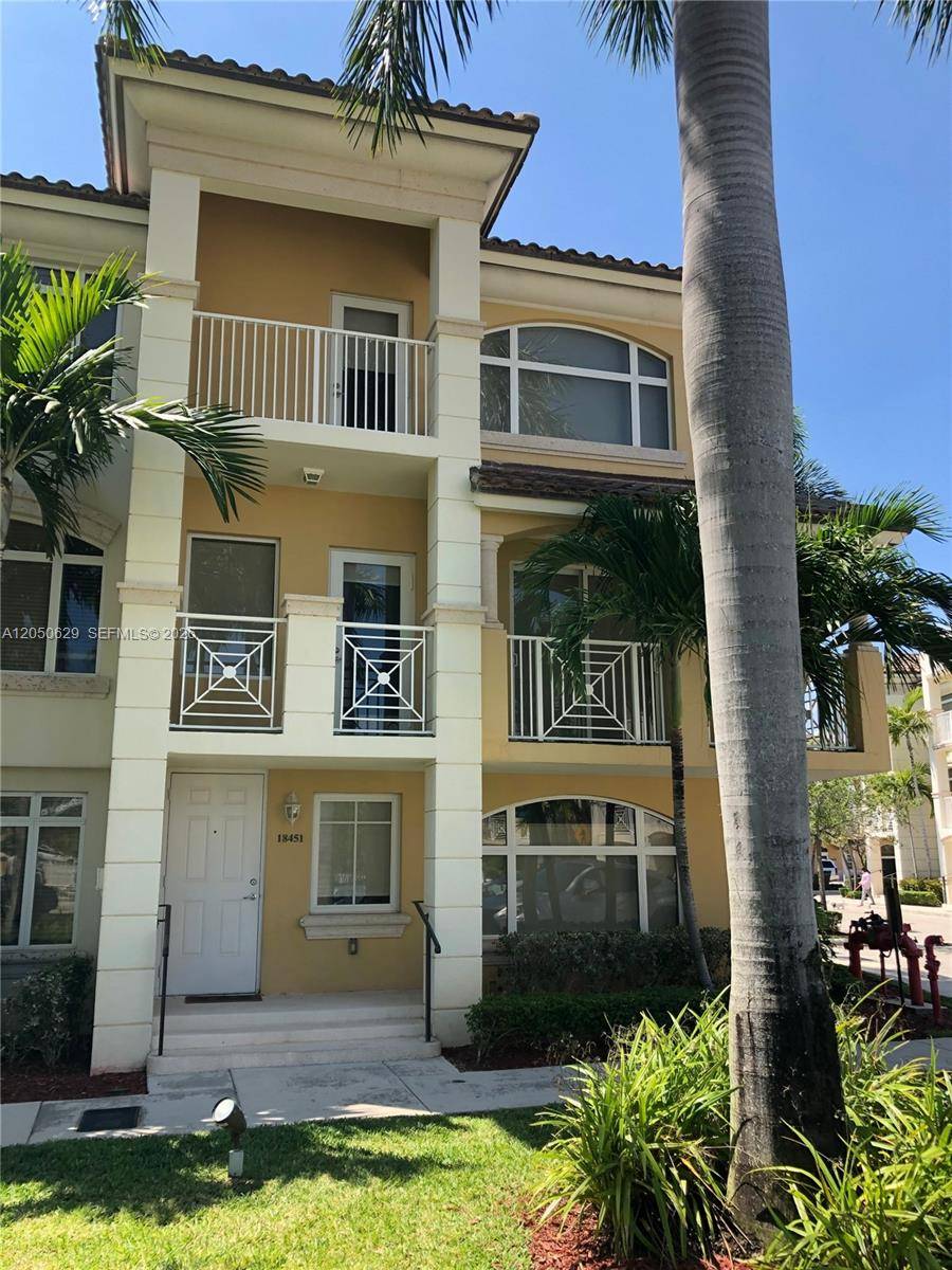 18451 NE 27th PlAventura - picture