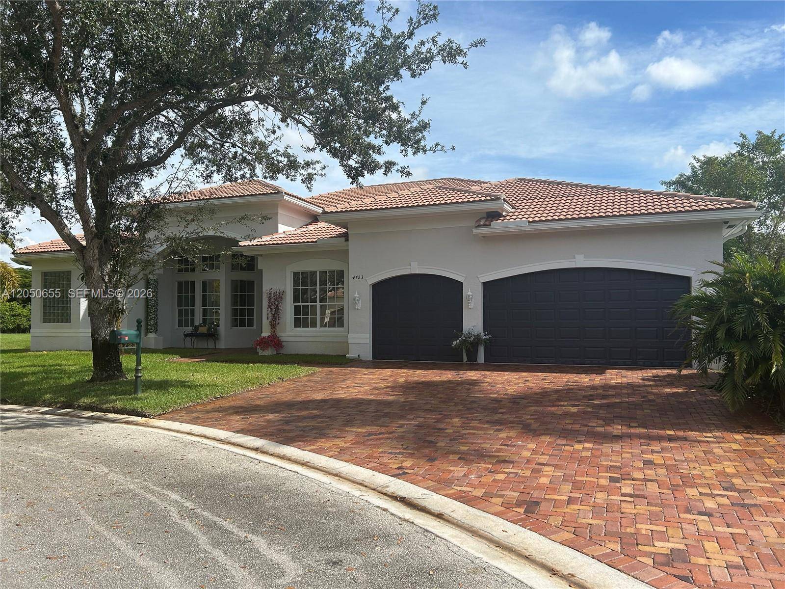 4723 SW 195th WayMiramar - picture