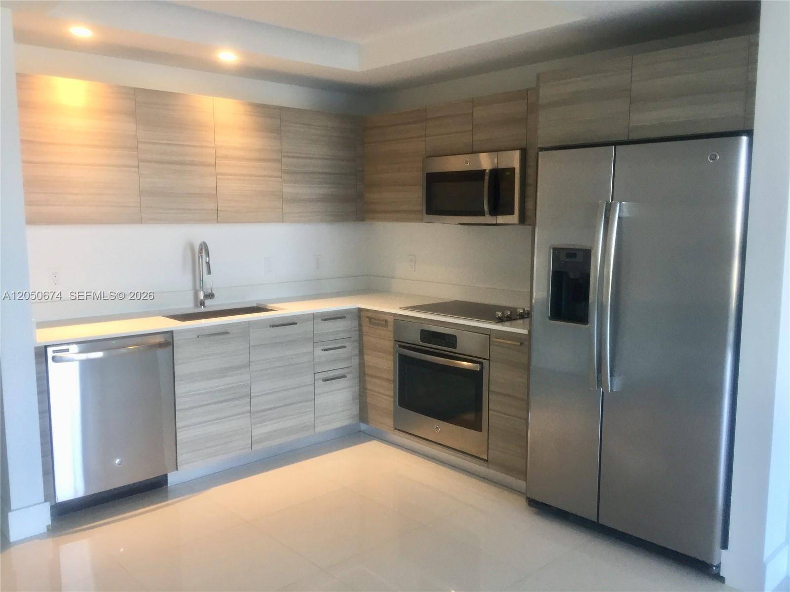 121 NE 34th StMiami - Condo-Hotel,Condo condo unit 912 - picture