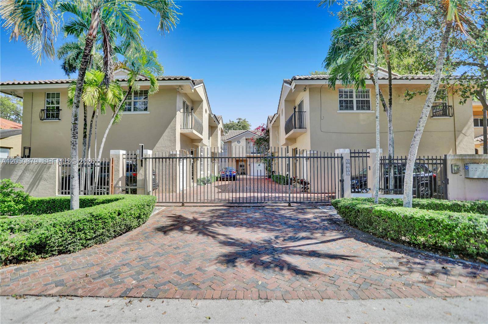3135 Gifford LnMiami - Townhouse/Villa-Annual,Townhouse condo unit A - picture