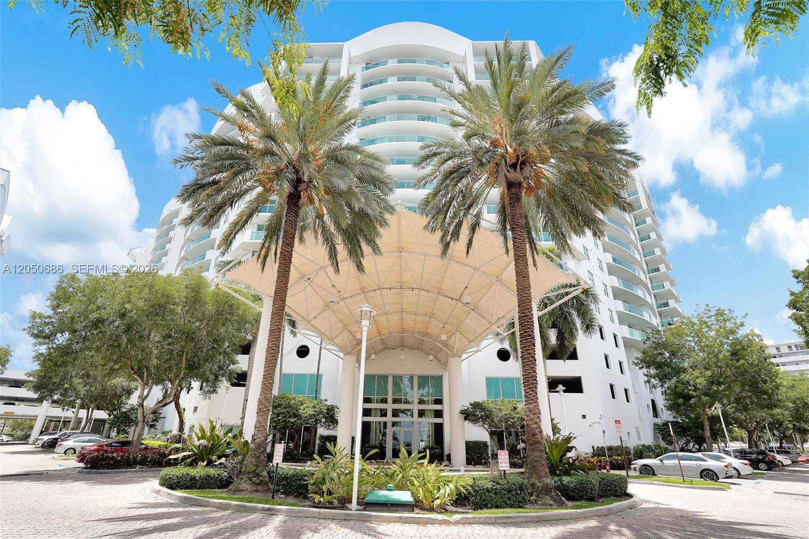 7900 Harbor Island DrNorth Bay Village - 360 CONDO A condo unit 610 - picture