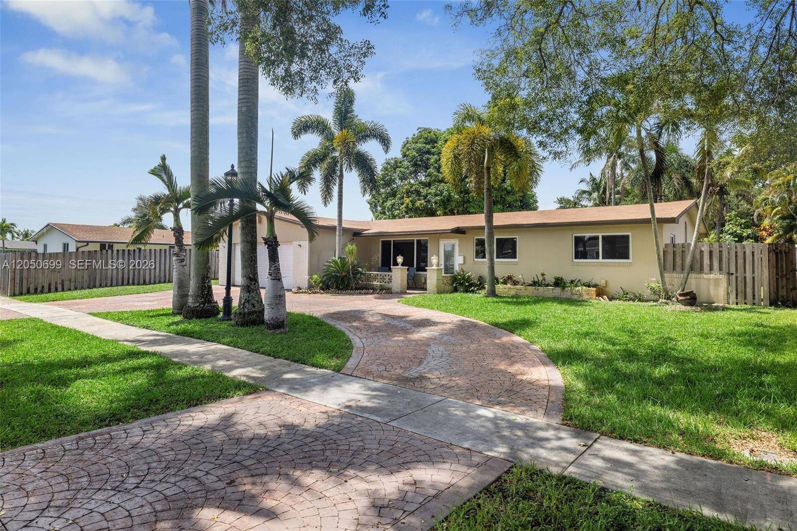 8431 Pasadena BlvdPembroke Pines - picture