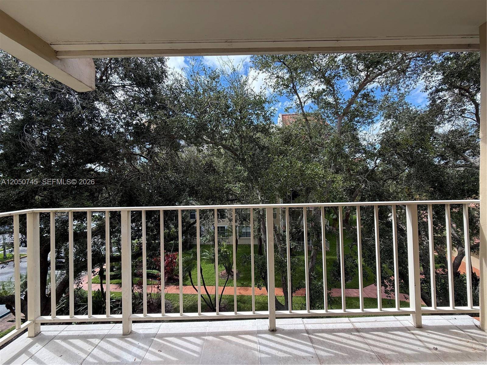 13100 SW 92nd AveMiami - VILLAGE AT THE FALLS COND condo unit A-PH7 - picture