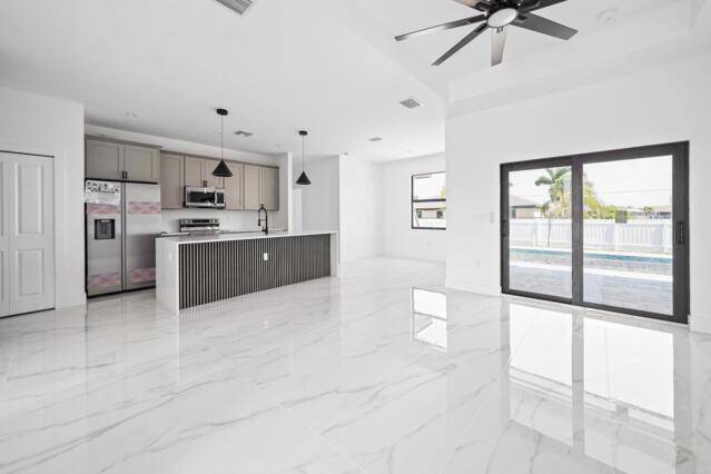 2511 NW 7thCape Coral - picture