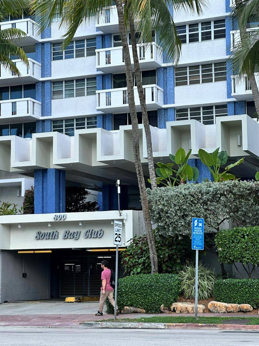 800 WestMiami Beach - SOUTH BAY CLUB CONDO condo unit 637 - picture