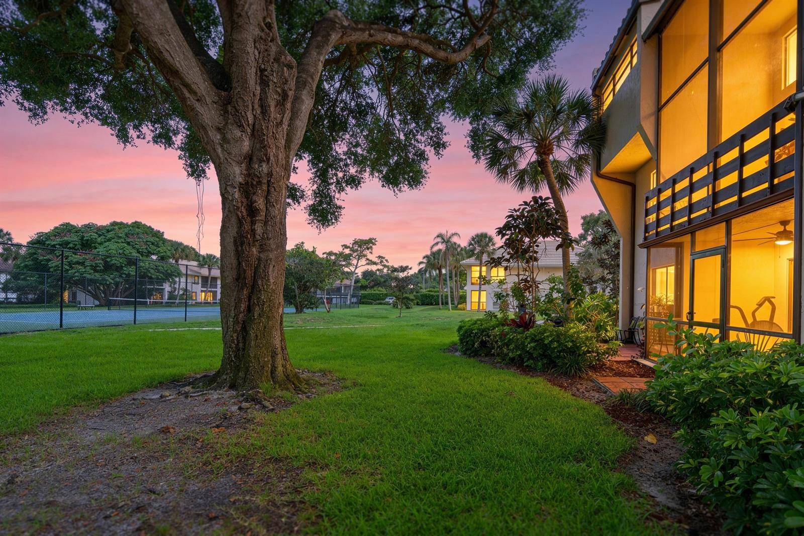 149 NW 70thBoca Raton - BANYAN COURTS CONDO condo unit 302b - picture