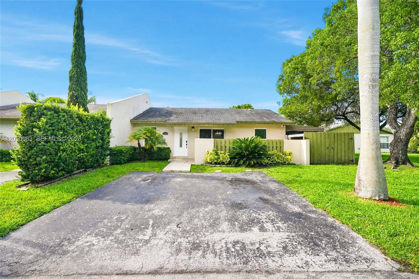 12446 SW 115th TerMiami - picture