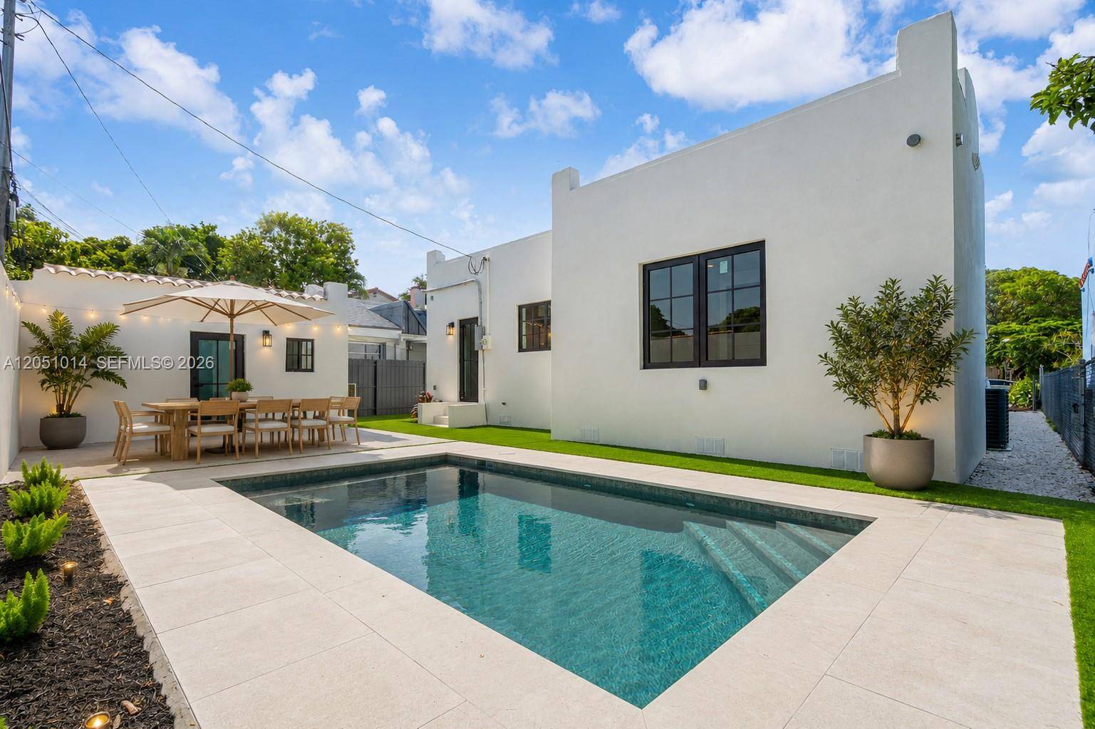 1760 SW 16th TerMiami - picture