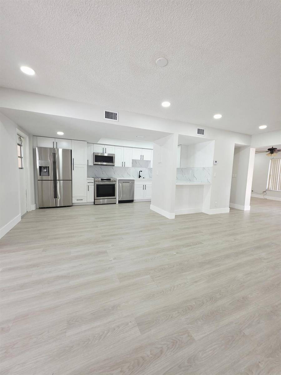 8090 NW 12thMargate - Continental Village condo unit D - picture