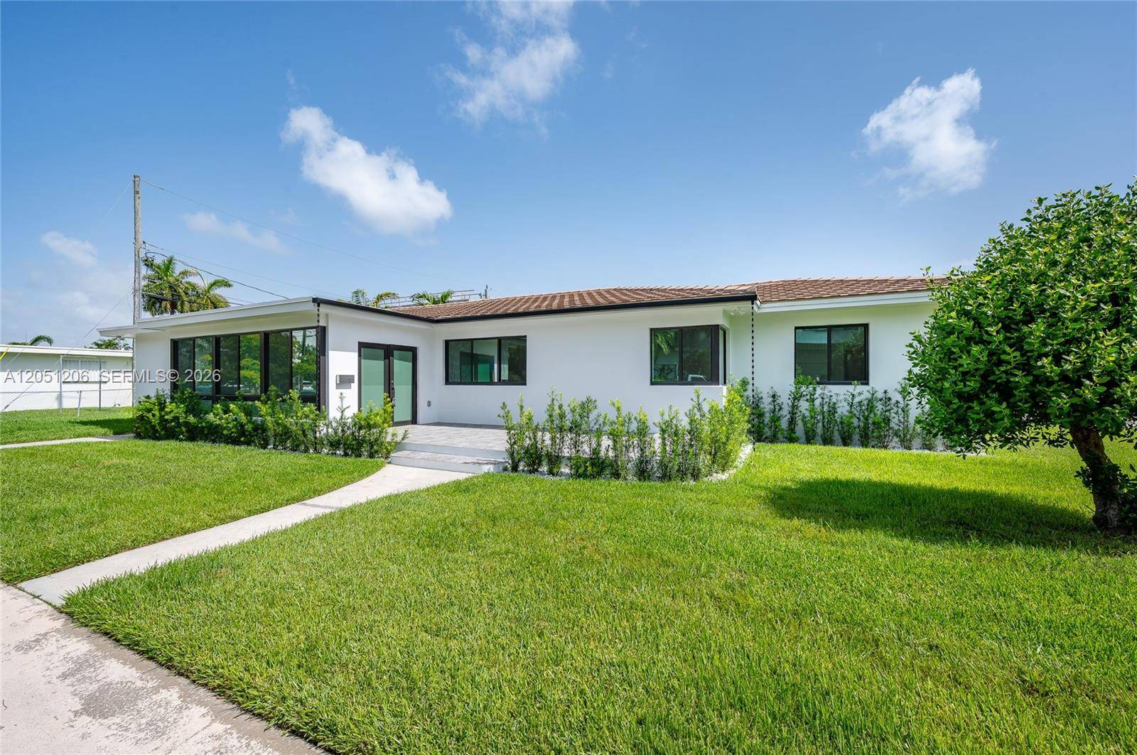 1621 S Treasure DrNorth Bay Village - picture