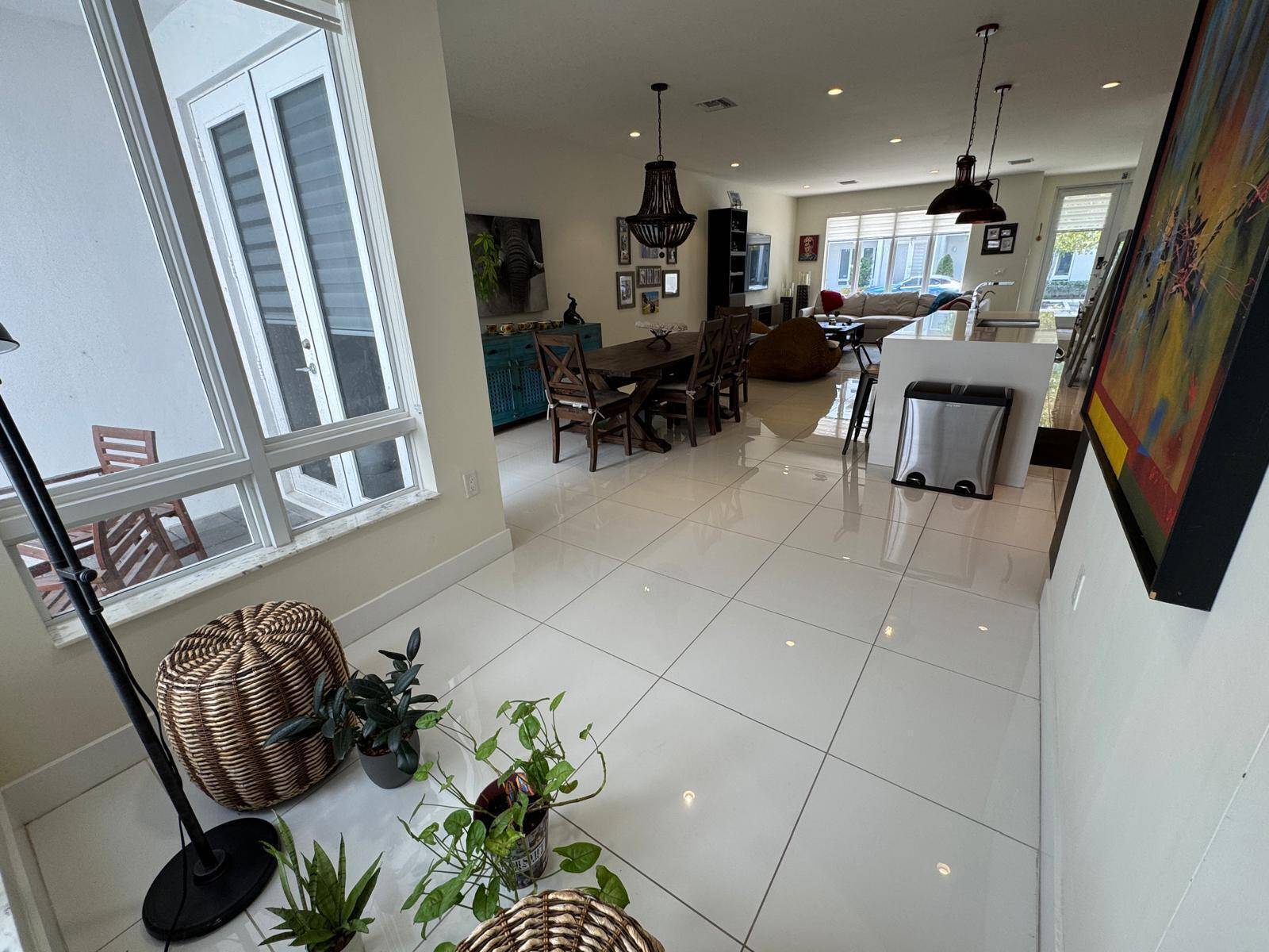 6461 NW 103rdDoral - picture