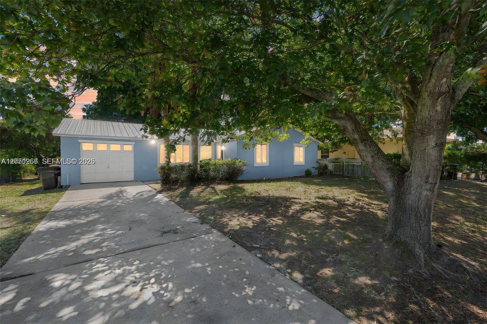 3185 SW Crumpacker StPort St. Lucie - picture