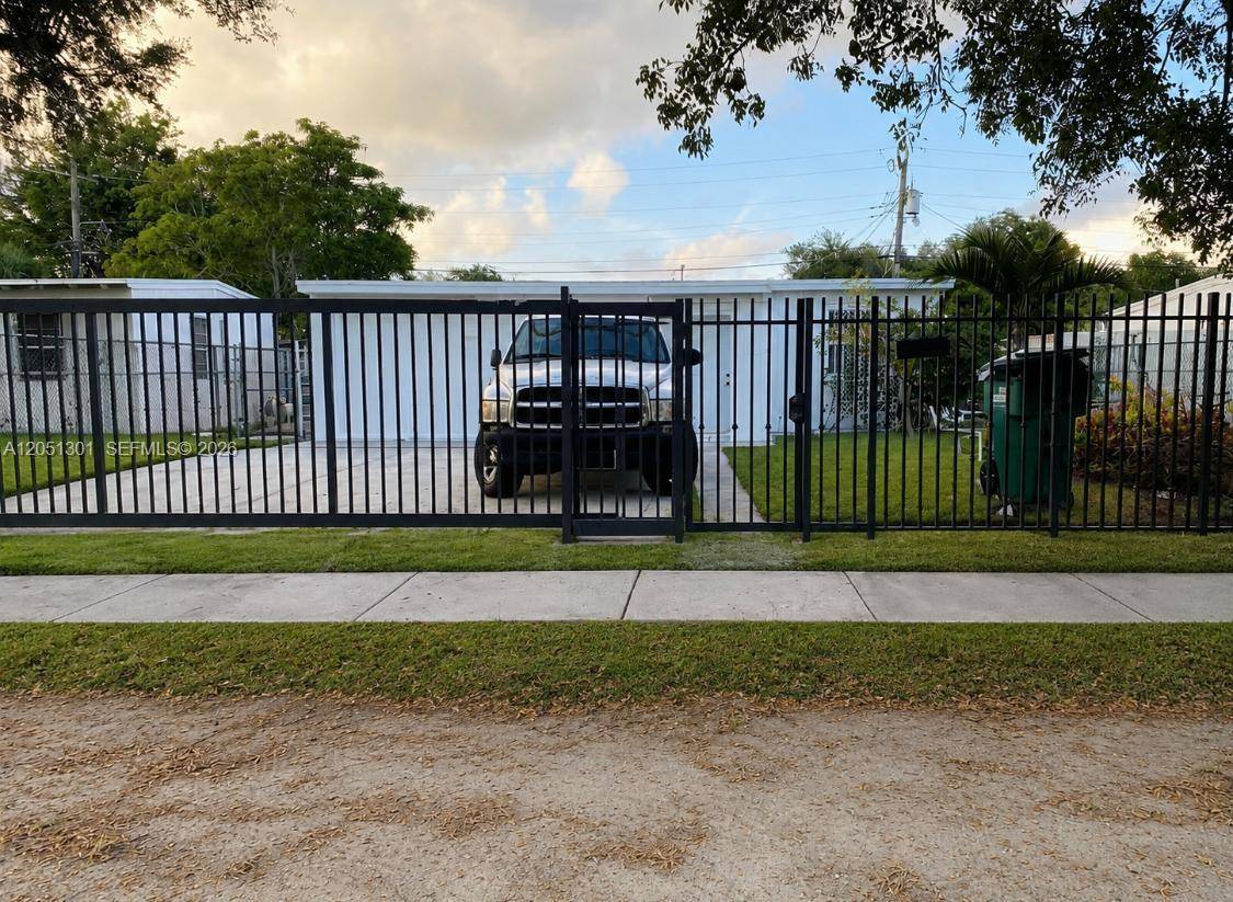 2097 Rutland StOpa-Locka - picture