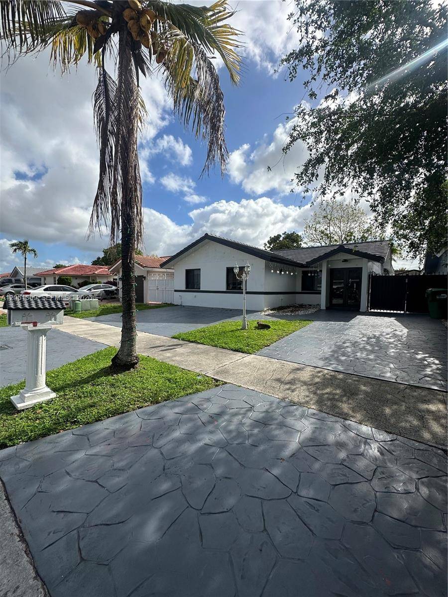 5923 SW 147th PlMiami - picture