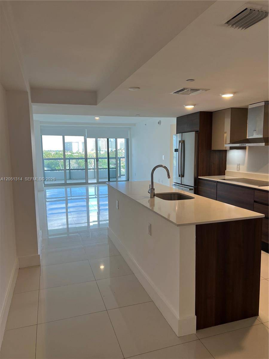 9261 E Bay Harbor DrBay Harbor Islands - THE IVORY RESIDENCE CONDO condo unit 604 - picture