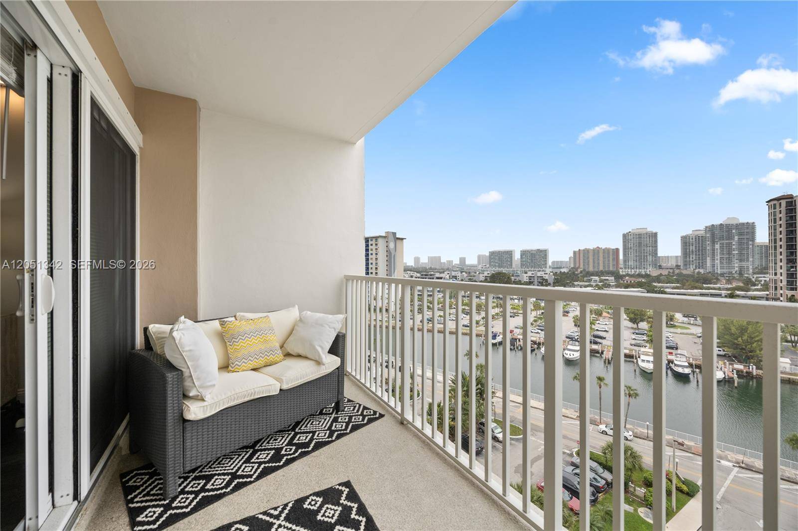 300 Bayview DrSunny Isles Beach - Condo 5+ Stories,Condo condo unit 903 - picture