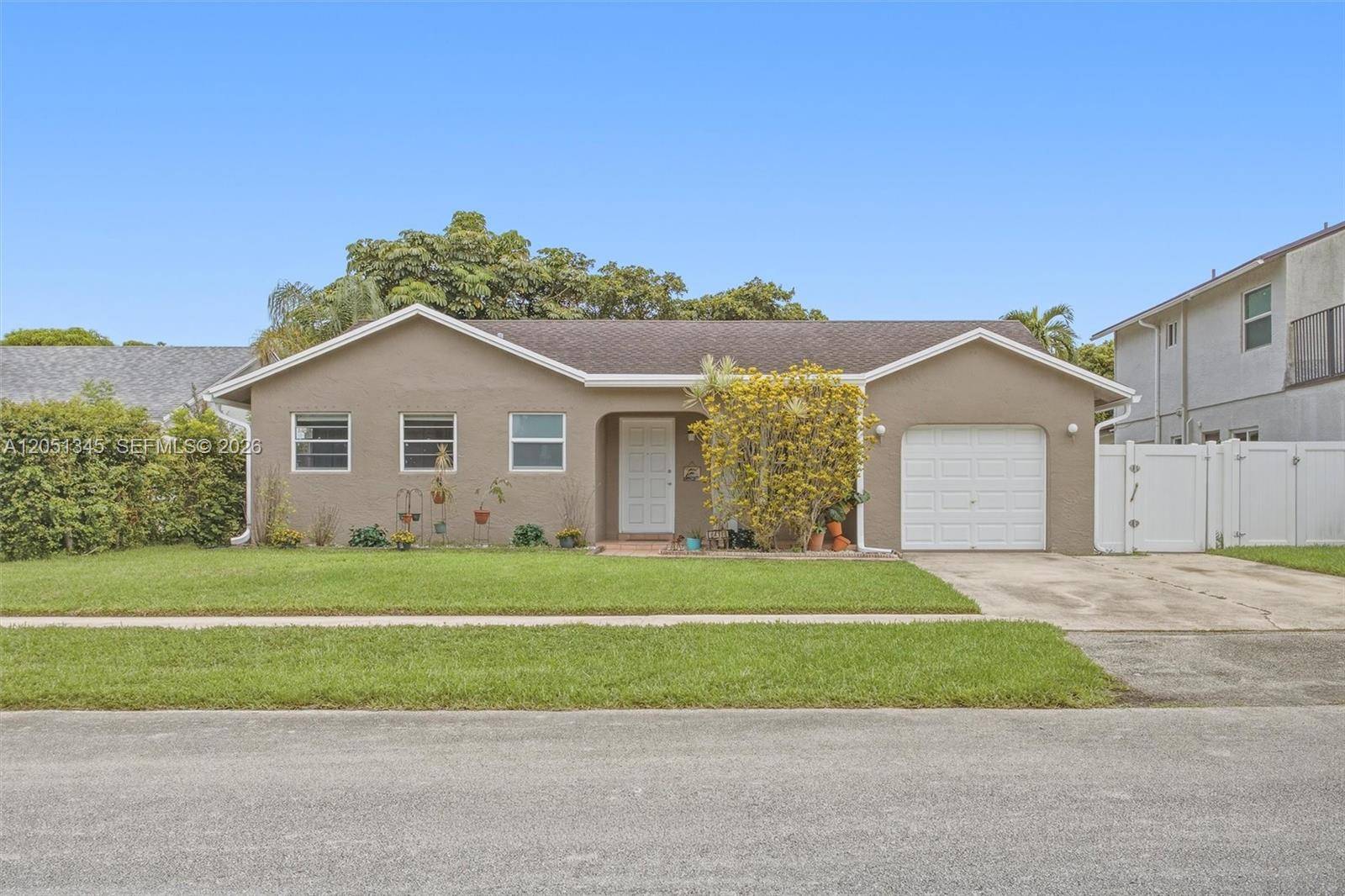 8410 SW 20th StNorth Lauderdale - picture