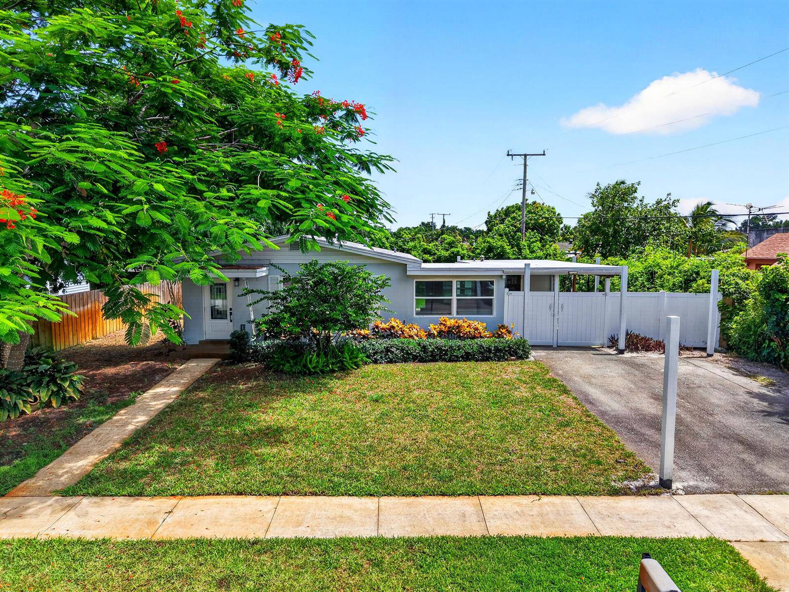 1446 W PerryLantana - picture