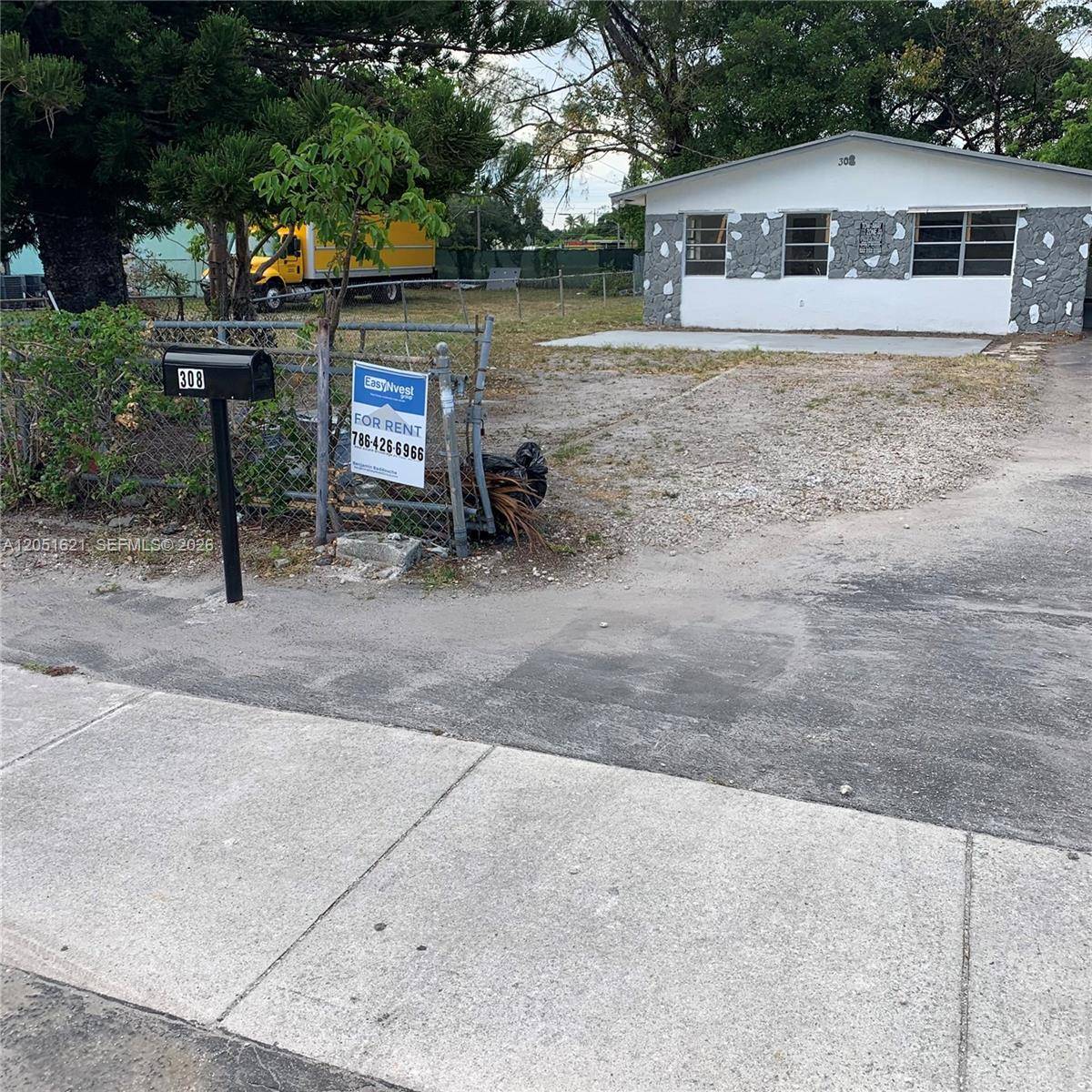 308 NW 9th StHallandale Beach - picture