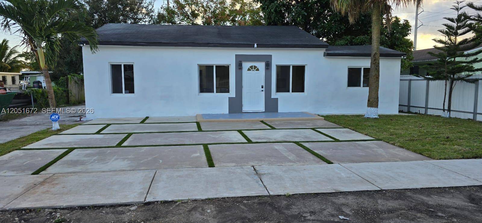 2480 NW 87th TerMiami - picture