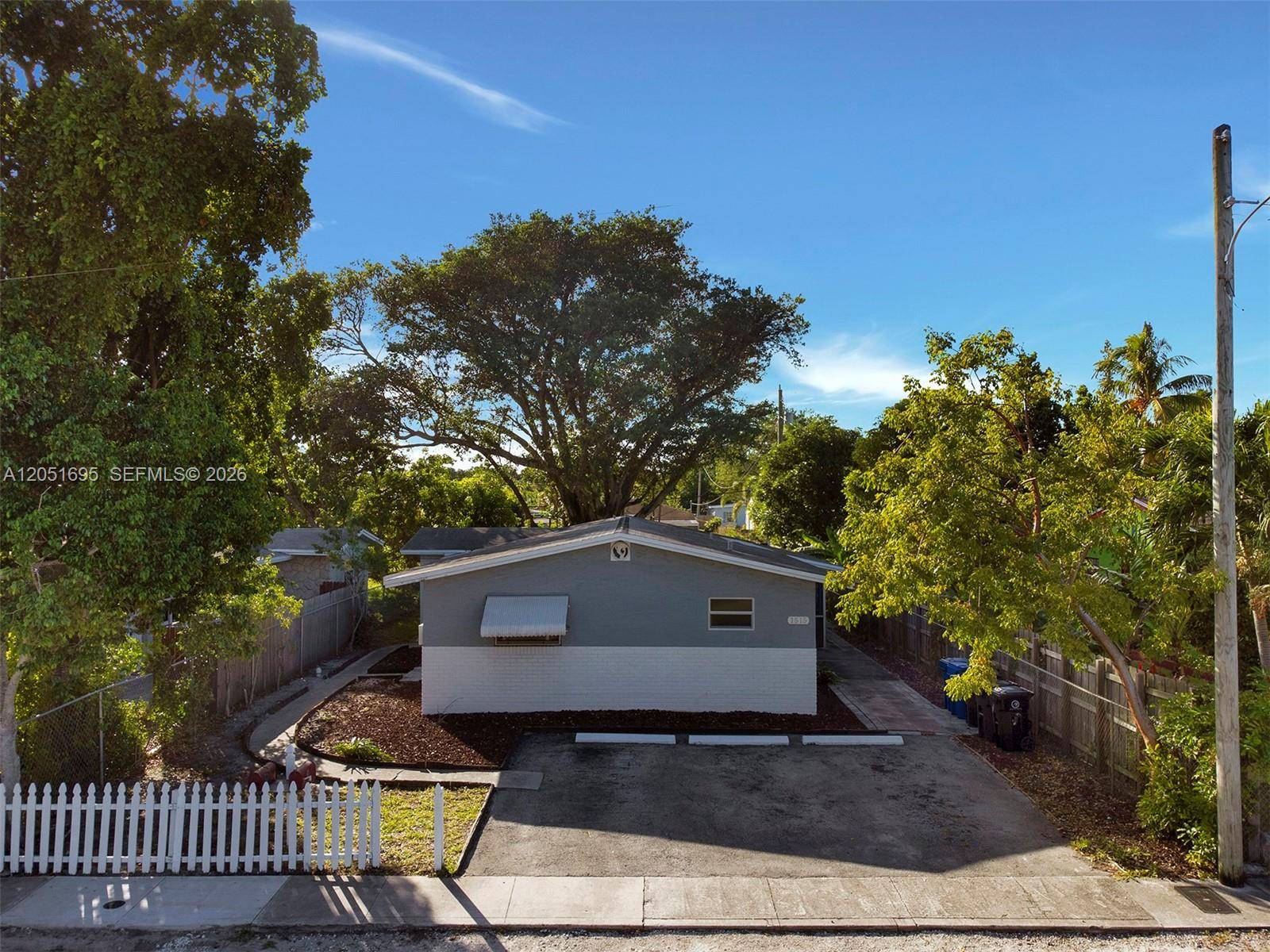 1515 NW 2nd AveFort Lauderdale - picture