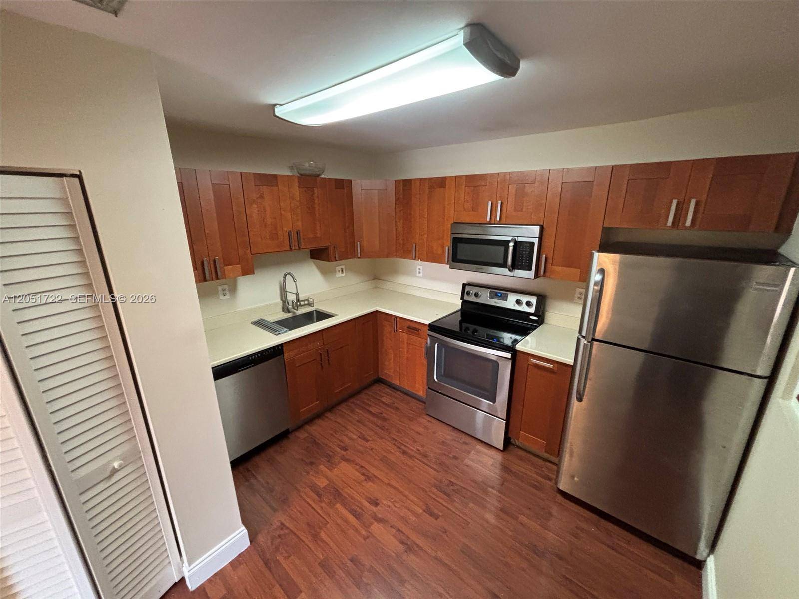 10521 Mahogany Key CirMiami - MAHOGANY KEY CONDO #7 condo unit 204 - picture