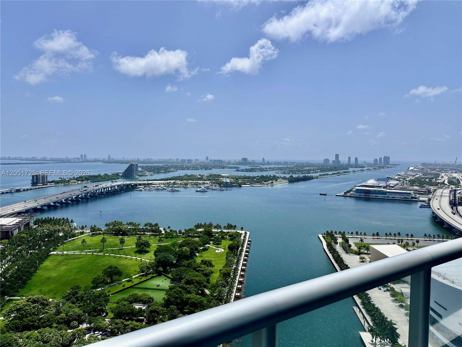 888 Biscayne BlvdMiami - MARINABLUE CONDO condo unit 3611 - picture
