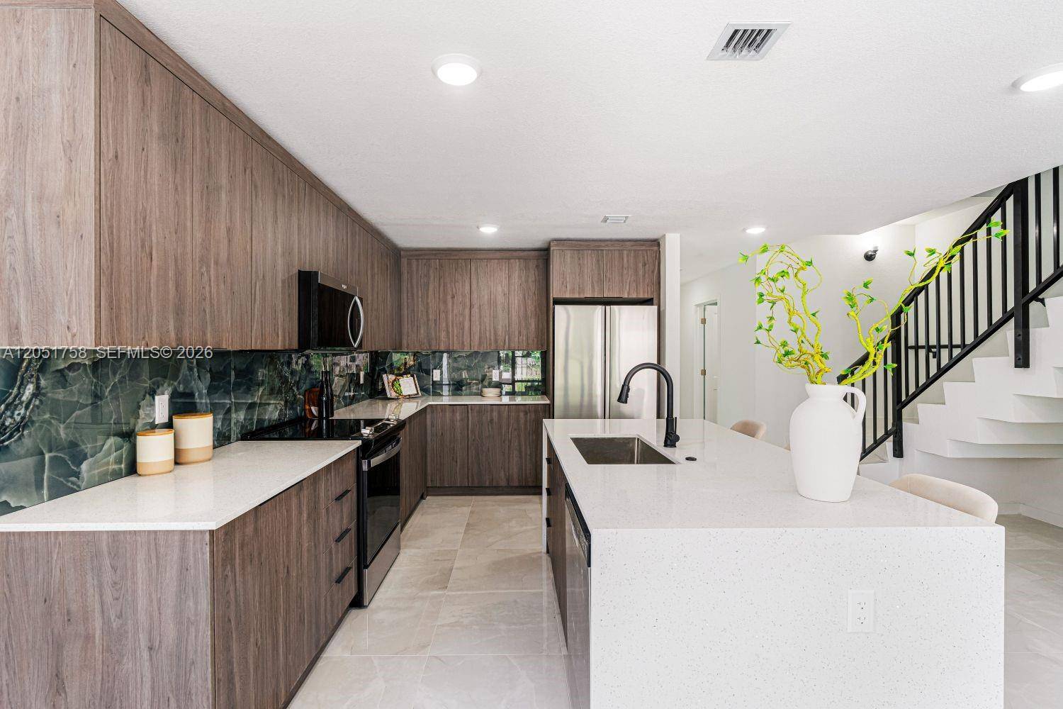 536 NW 14 CTFlorida City - picture