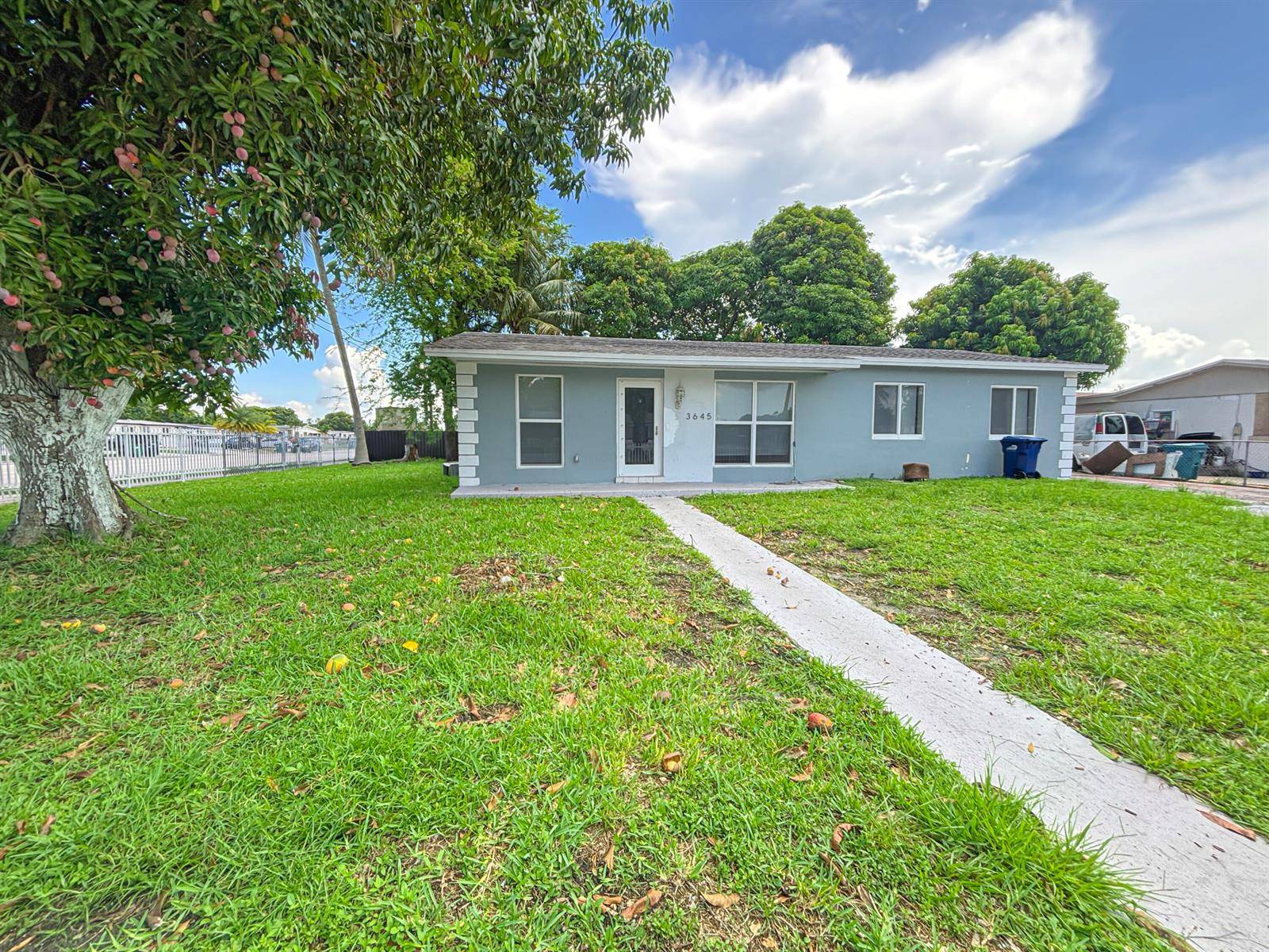 3645 NW 195thMiami Gardens - picture