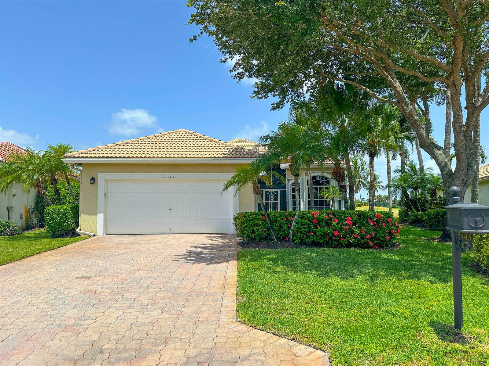 5743 FountainsLake Worth - picture