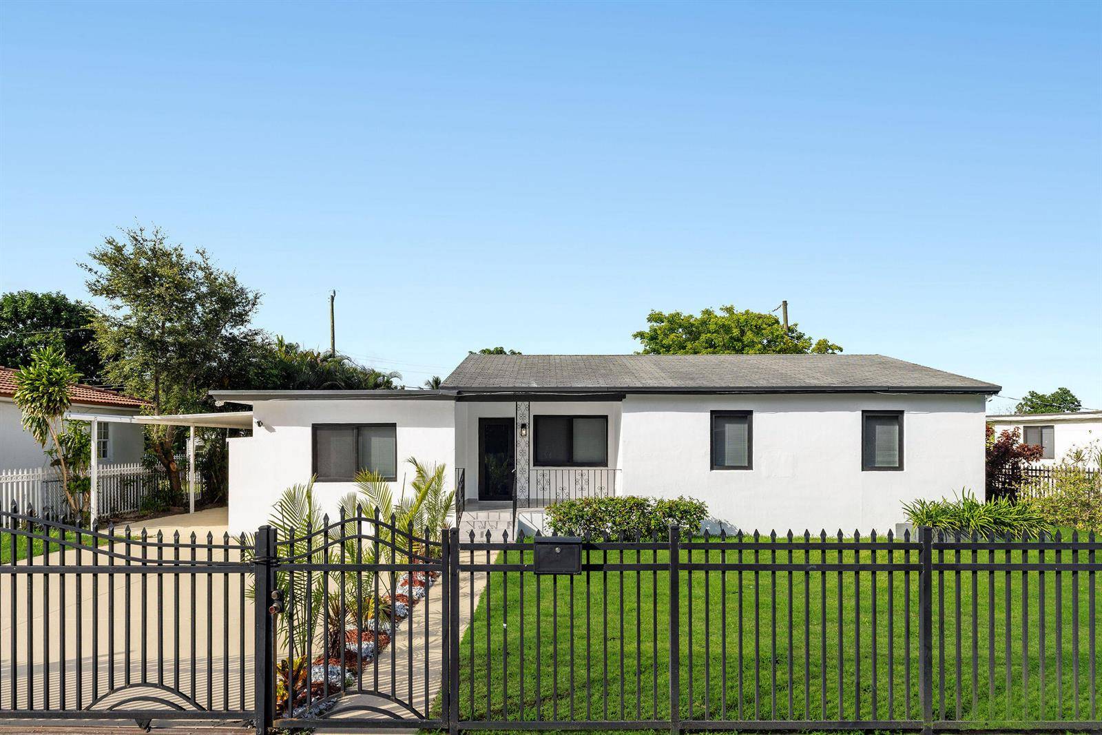 9001 NW 32nd CtMiami - picture