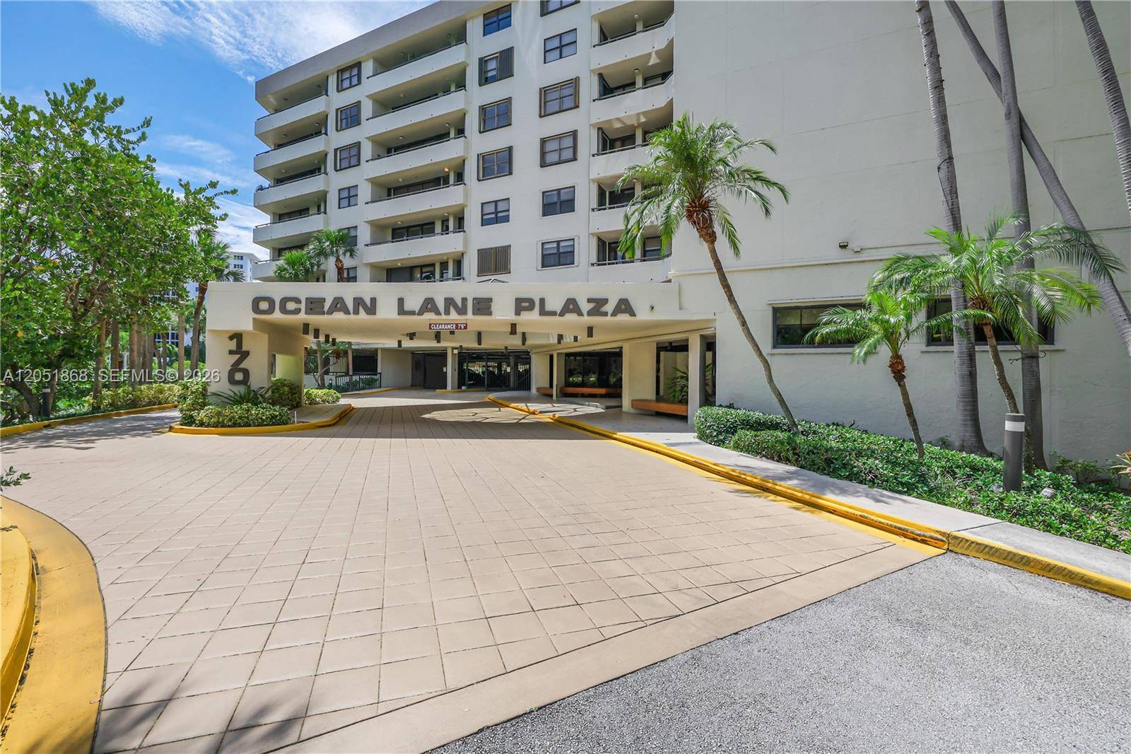 170 Ocean Lane DrKey Biscayne - OCEAN LANE PLAZA CONDO condo unit 305 - picture