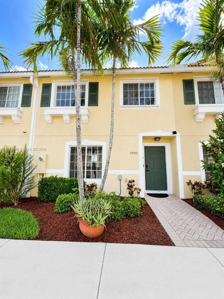5905 Manchester WayTamarac - picture