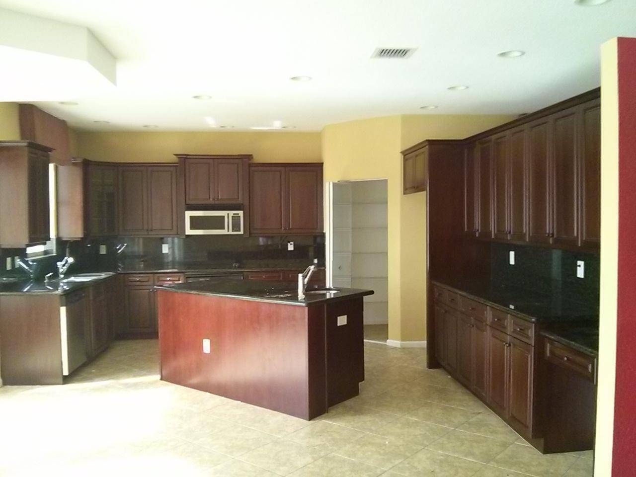 8961 AlexandraWellington - picture