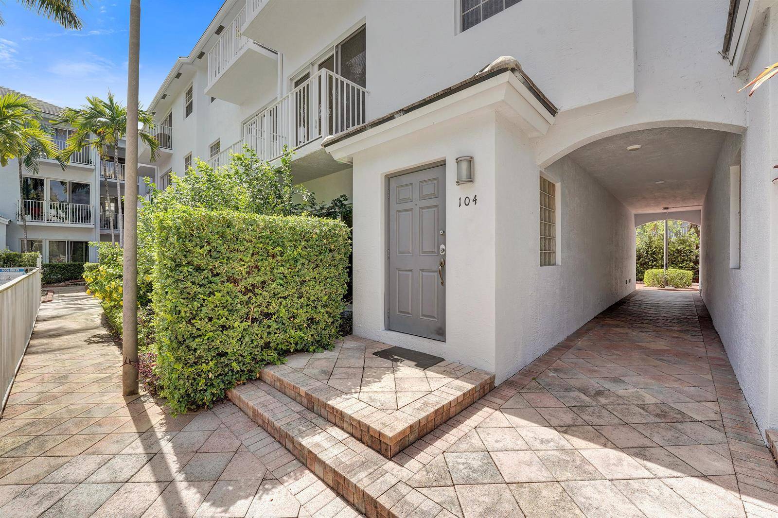 2725 NE 8thWilton Manors - HIGHLAND ESTATES condo unit 104 - picture