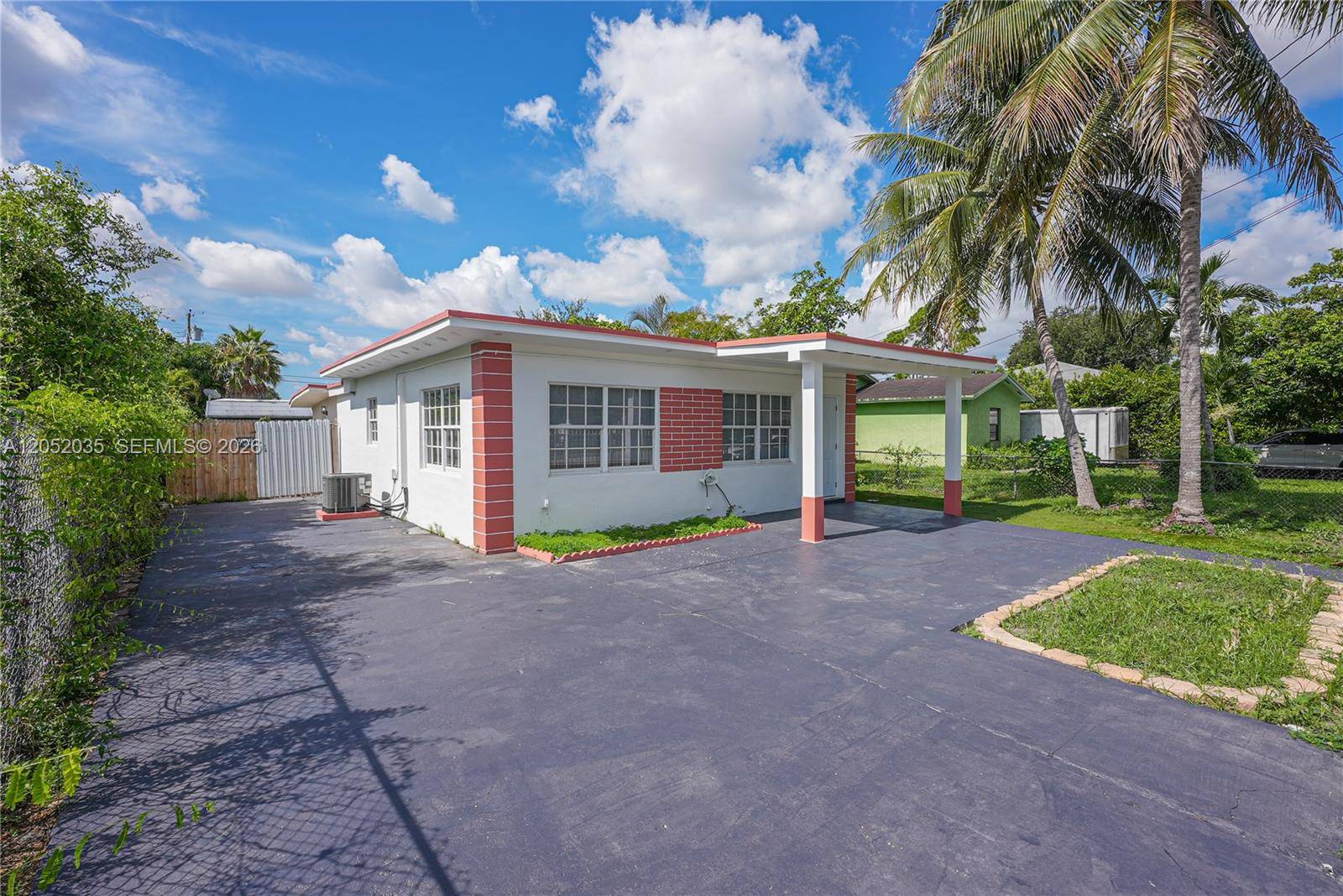 2002 NW 87th StMiami - picture
