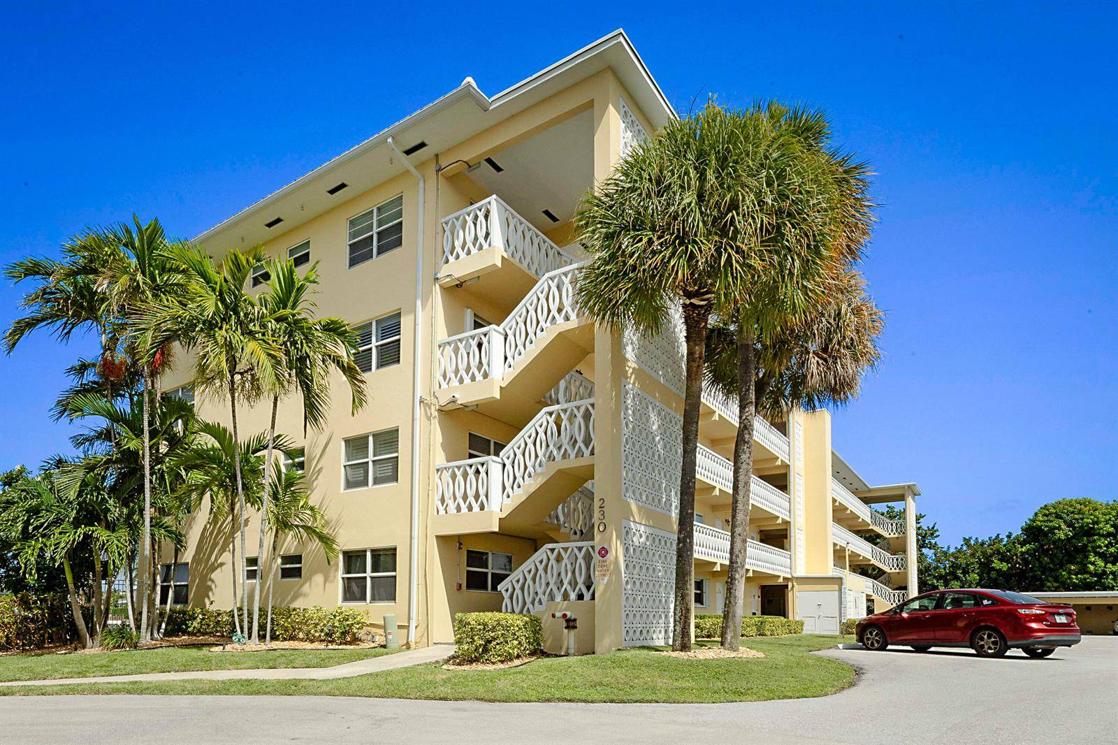 230 N Federal HwyDeerfield Beach - Condo condo unit 305 - picture